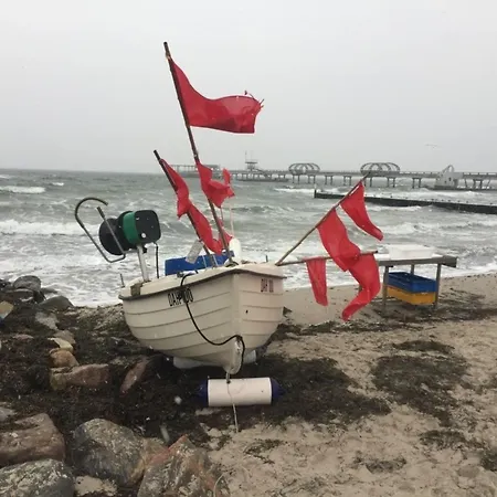Haus Strandlaeufer 3 * Kellenhusen